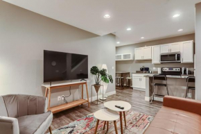 Central Park - 28th Place Apt
